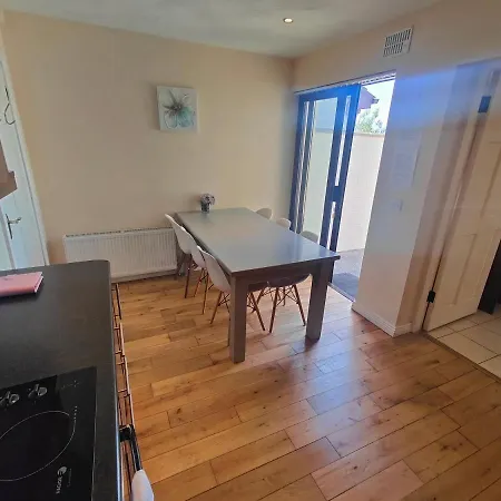 Apartment Modern Centre House In Heart Of Galway