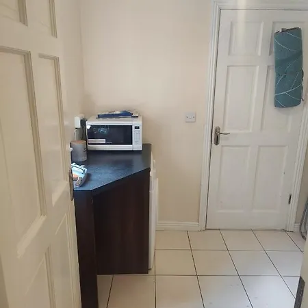 Modern Centre House In Heart Of *