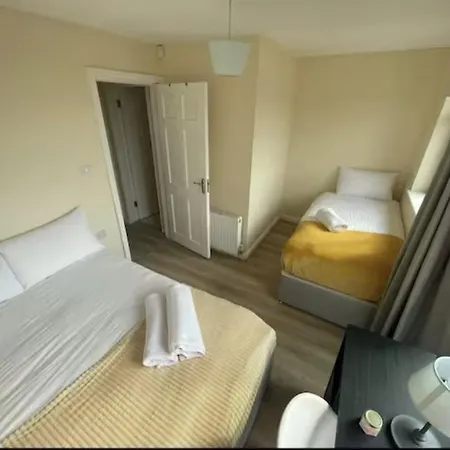 Modern Centre House In Heart Of Apartment Galway
