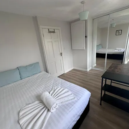 Modern Centre House In Heart Of גלוואיי