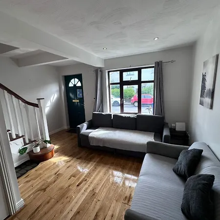 Modern Centre House In Heart Of Apartman