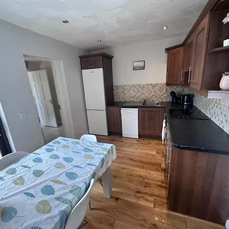 Modern Centre House In Heart Of *