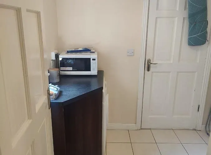 Modern Centre House In Heart Of *