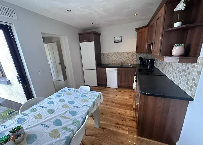 Modern Centre House In Heart Of *